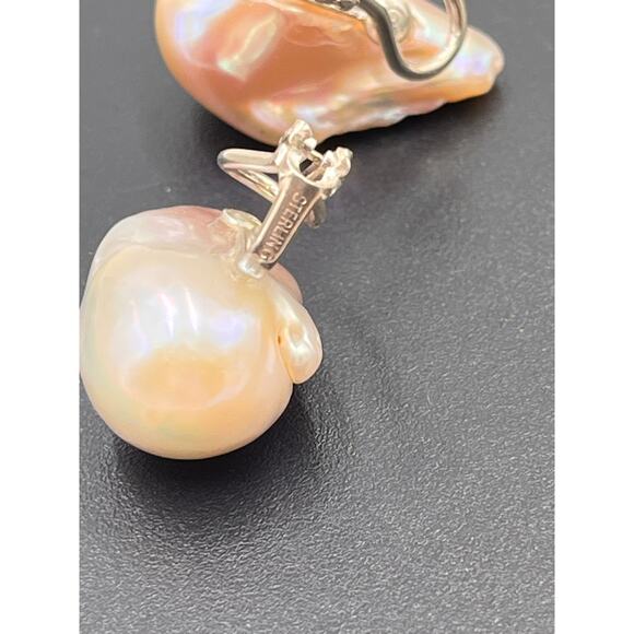 Margo Morrison Large Iridescent Baroque Pearl Clip-On Stud Sterling earrings - Picture 8 of 8